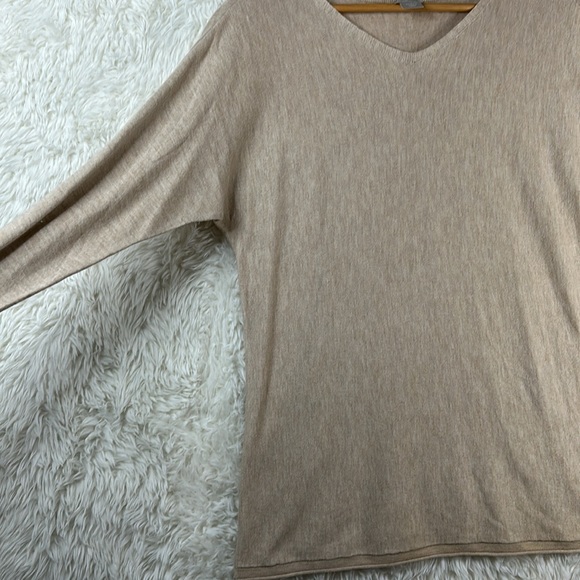 NWT Chico's tan lightweight pullover v-neck sweater. - Picture 5 of 8